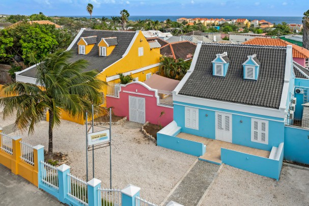 Fully operational student housing complex with 30 rooms for sale