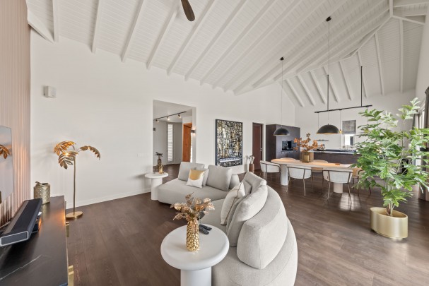 Blue Bay – Exclusive villa met adembenemend uitzicht  