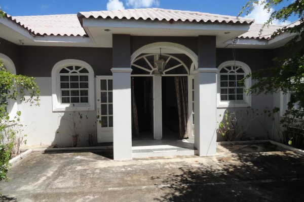 Lagun semi-detached homes with private path to Playa Jeremi