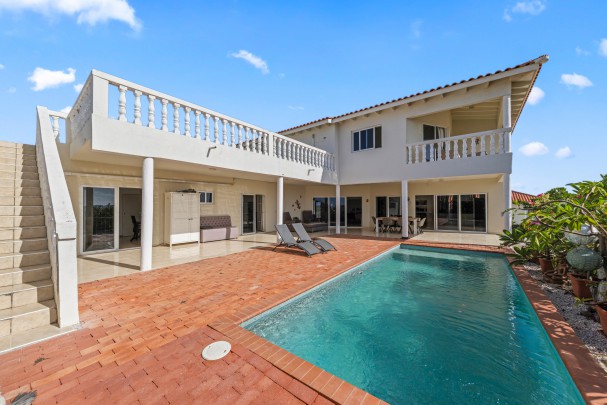 Seru Bottelier – Luxury Villa with Pool and Panoramic Salt Flats Views