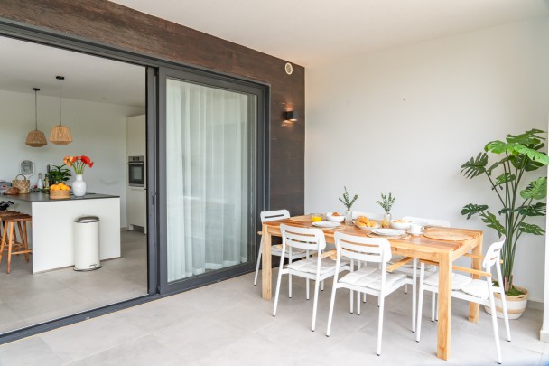 The Breeze – Beautiful 2-bedroom apartment perfect for vacation rental