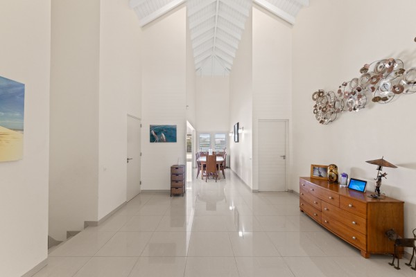 Blue Bay BO 4 – Elegant villa with unique views over the golf course