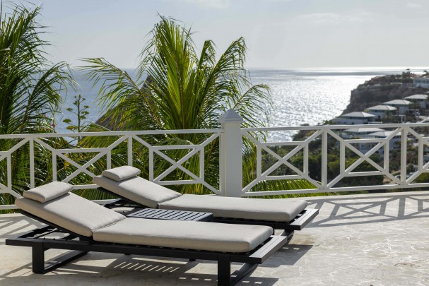 Blue Bay &ndash;  Exclusive Villa with Panoramic Sea & Golf Views
