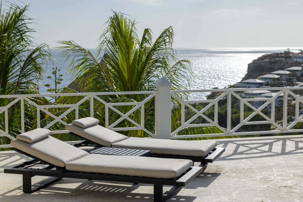Blue Bay – Exclusive villa met adembenemend uitzicht  