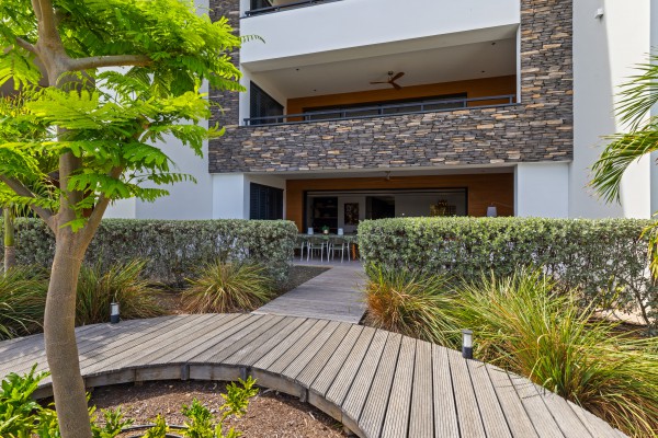 The Shore – Luxury Furnished Apartment with Direct Beach Access