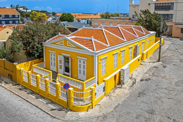 Stylish 10-Office Business Center in Historic Otrobanda