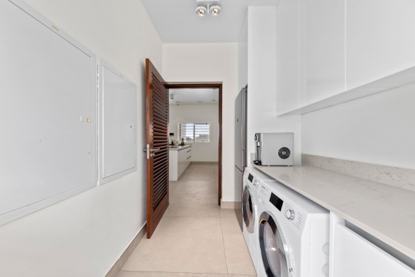 Jan Sofat luxe villa met 2 appartementen & panoramisch uitzicht