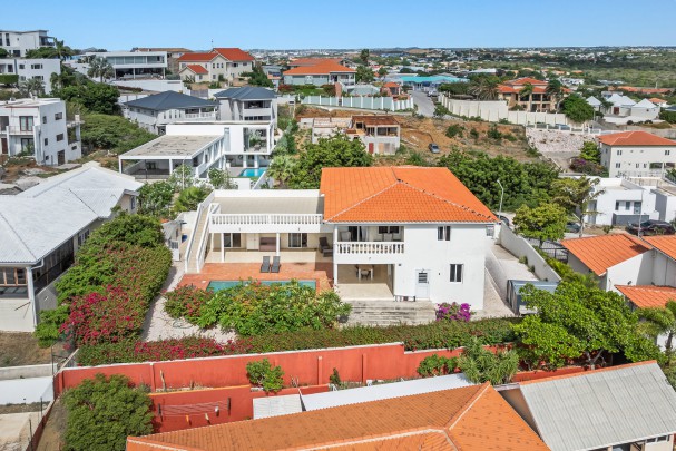 Seru Bottelier – Luxury Villa with Pool and Panoramic Salt Flats Views