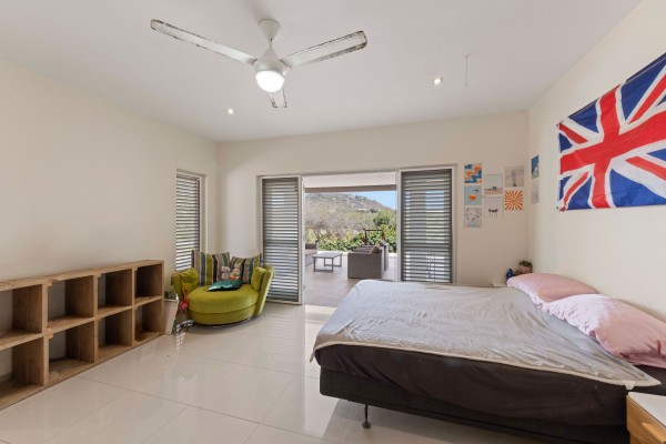 Blue Bay BO 4 – Elegant villa with unique views over the golf course