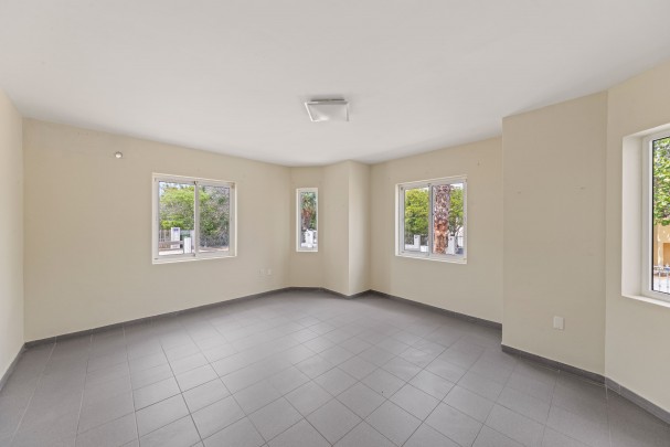 Cas Grandi &ndash; Spacious fixer-upper with apartment in a quiet location