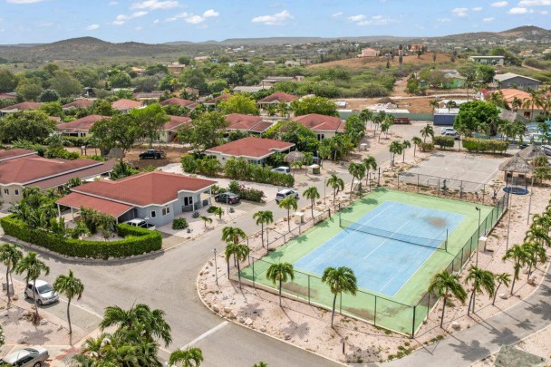 Montaña - Recompensa Park Detached 2-Bedroom Bungalow with Studio