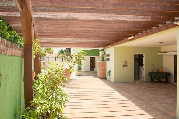 Charmant 3-Slaapkamer Huis met Tuin & Gastenappartement – Cerito