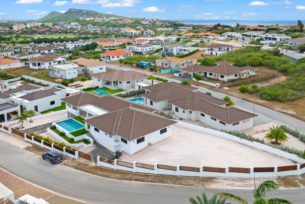 Blue Bay - Luxueze nieuwbouwwoning met 4 slaapkamers en zwembad