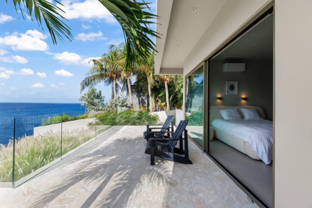 Blue Bay &ndash; Spectaculaire klif villa op exclusieve B-sectie   