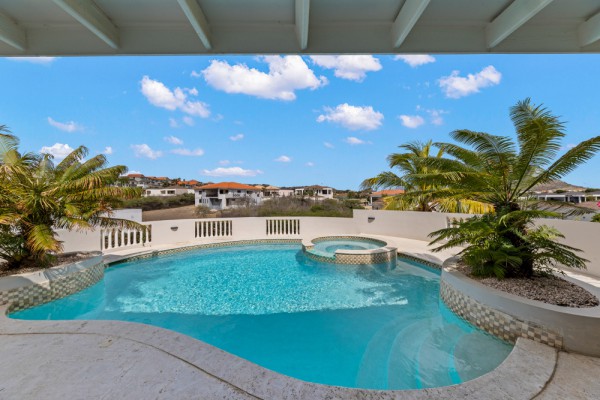 Blue Bay BD61 - Spacious Villa with Guest Apartment