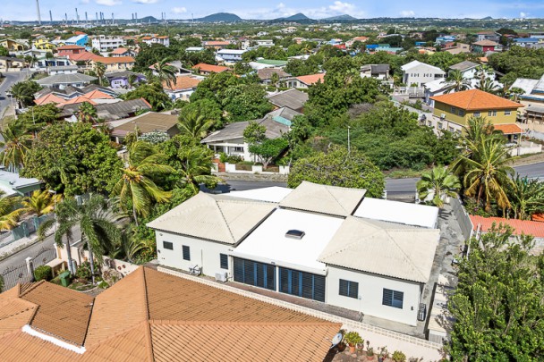 Spacious 3-bedroom villa in quiet residential area
