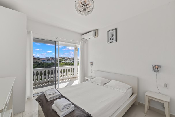 Champartments - Luxury group resort white villa on Curaçao 