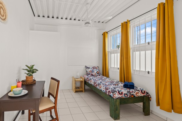 Fully operational student housing complex with 30 rooms for sale