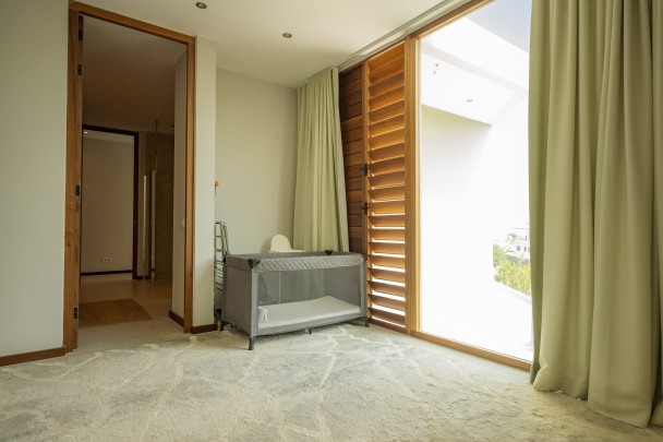 Luxury villa with pool, jacuzzi & sea view near Jan Thiel Beach