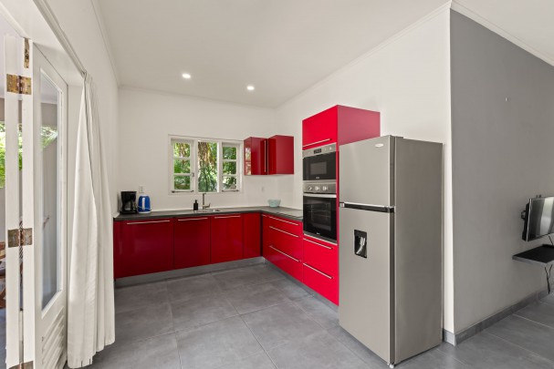 Mahaai - Apartment Complex with Pool and Rental Income