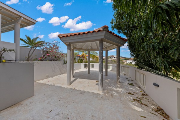 Blue Bay BD61 - Spacious Villa with Guest Apartment