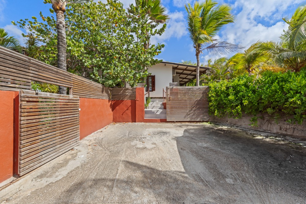 Renovated Tropical Home with Peace and Privacy in Jan Thiel photo 35