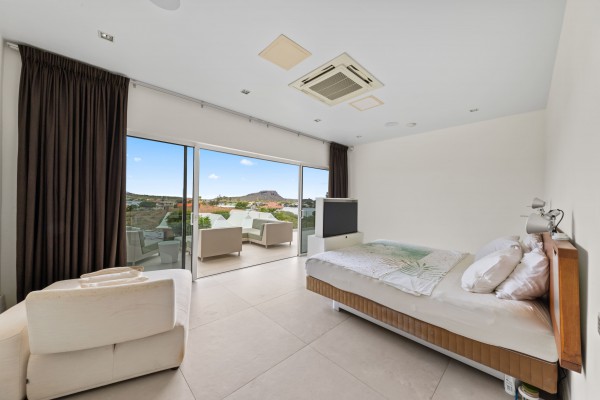 Jan Sofat luxe villa met 2 appartementen & panoramisch uitzicht