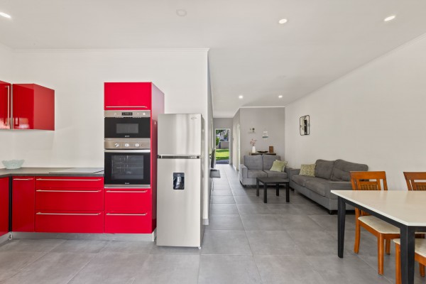Mahaai - Appartementencomplex met Zwembad en Huurinkomsten