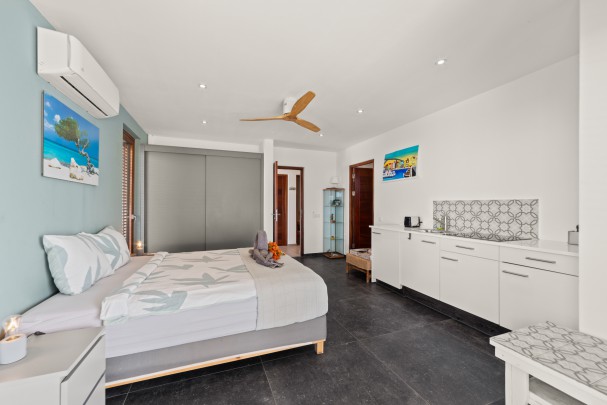 Cas Abao – Moderne 5-Slaapkamer Villa met Zeezicht