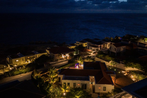 Blue Bay BT 06 – ‘Fifty shades of Blue’ Luxury Oceanview Villa