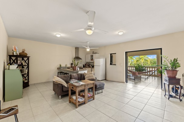 Blue Bay &ndash; Grote villa met twee ruime appartementen