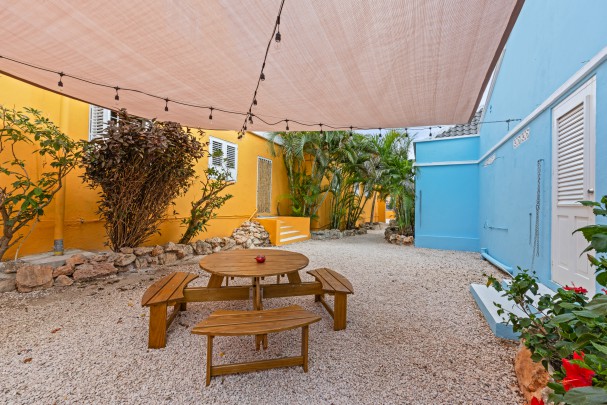 Fully operational student housing complex with 30 rooms for sale
