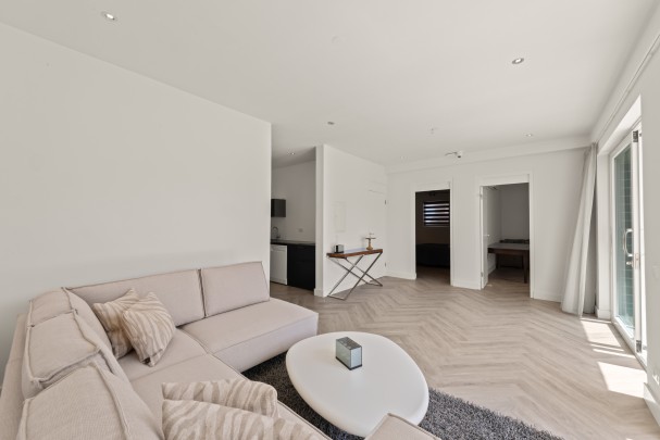 Blue Bay – Spacious Villa with Ocean View, Pool & 2 Apartments