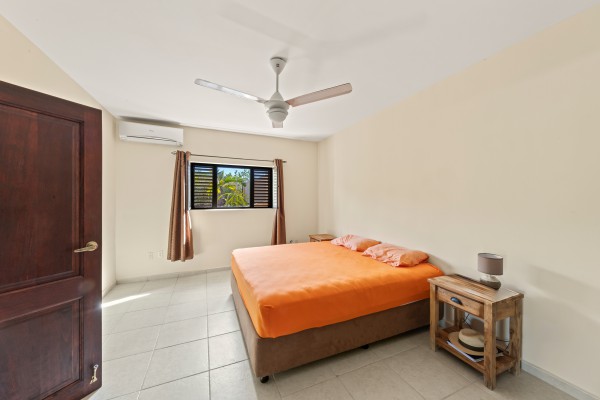 Blue Bay – Grote villa met twee ruime appartementen