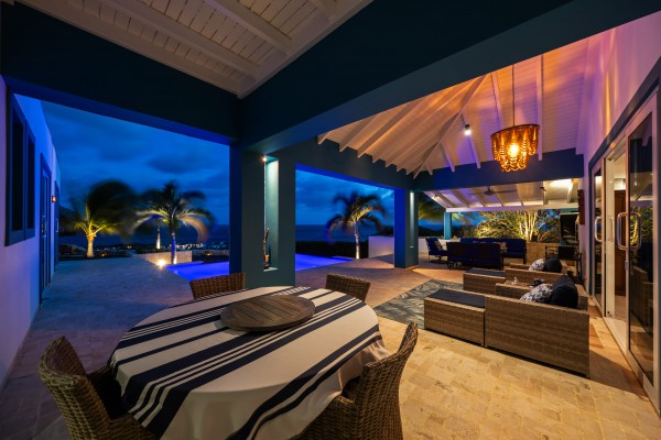 Blue Bay BT 06 – ‘Fifty shades of Blue’ Luxury Oceanview Villa