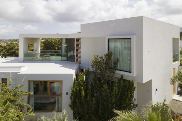 Luxury villa with pool, jacuzzi & sea view near Jan Thiel Beach