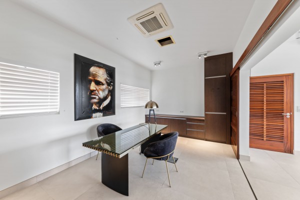 Jan Sofat luxe villa met 2 appartementen & panoramisch uitzicht
