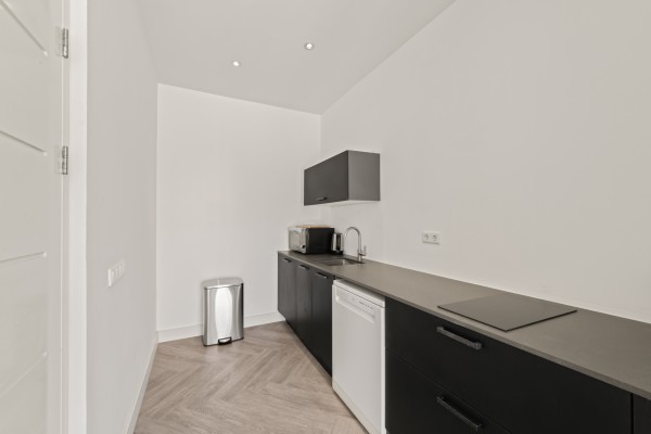 Blue Bay – Royale Villa met Zeezicht, Zwembad & 2 Appartementen
