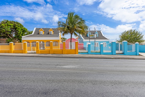 Fully operational student housing complex with 30 rooms for sale