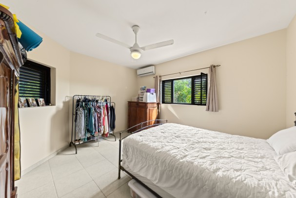 Blue Bay &ndash; Grote villa met twee ruime appartementen