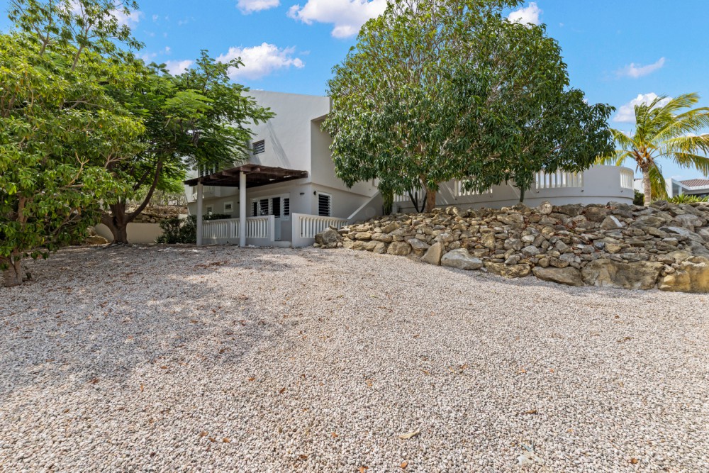 Blue Bay BD61 - Spacious Villa with Guest Apartment photo 37
