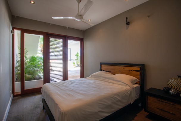 Jan Sofat - Luxe villa in gated community met 2 slaapkamer appartement