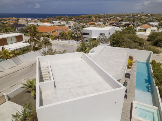 Luxury villa with pool, jacuzzi & sea view near Jan Thiel Beach