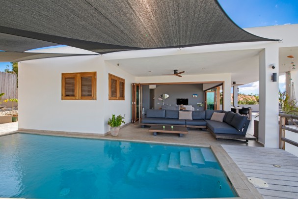 Cas Abao – Moderne 5-Slaapkamer Villa met Zeezicht