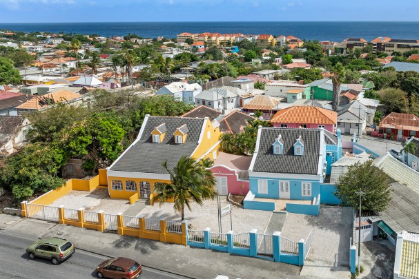 Fully operational student housing complex with 30 rooms for sale