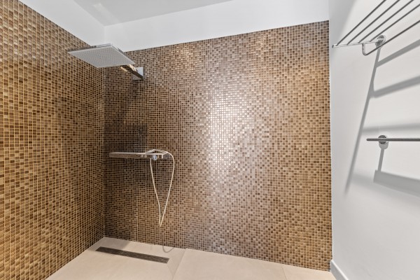 Jan Sofat luxe villa met 2 appartementen & panoramisch uitzicht