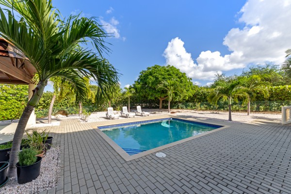 Blue Bay – Grote villa met twee ruime appartementen