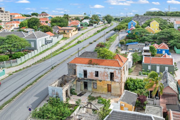 Otrobanda – Historic City Villa with Renovation Permit