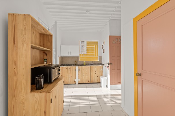 Fully operational student housing complex with 30 rooms for sale