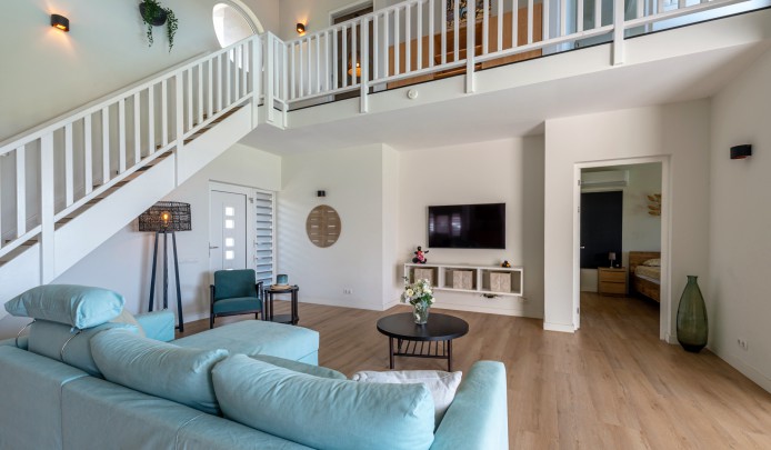 Blue Bay Villa with Pool and Spacious Garden